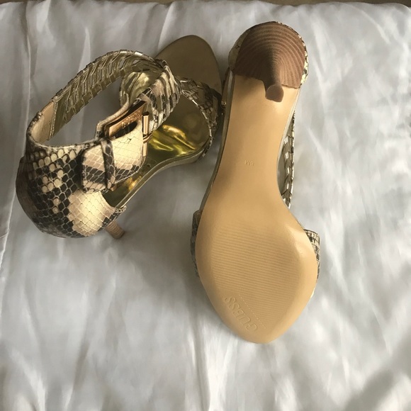 GUESS 5 INCH SANDALS - Picture 7 of 8